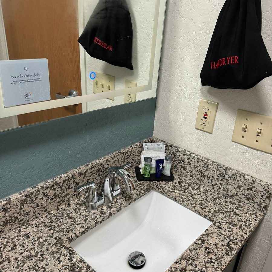 Sleep Inn St Robert Fort Leonard Wood — Bathroom