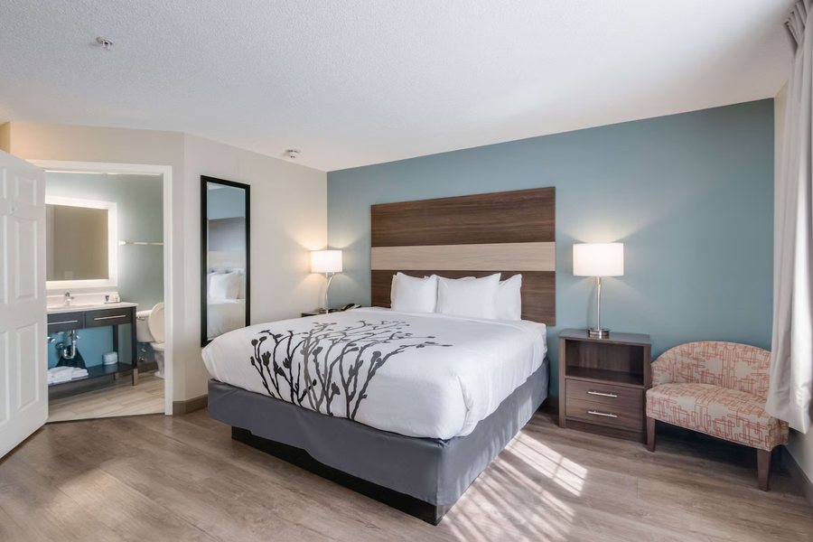 Sleep Inn Suites — Guest room