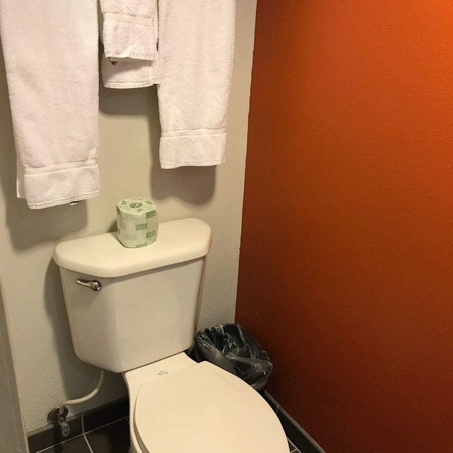 Sleep Inn Suites — Bathroom