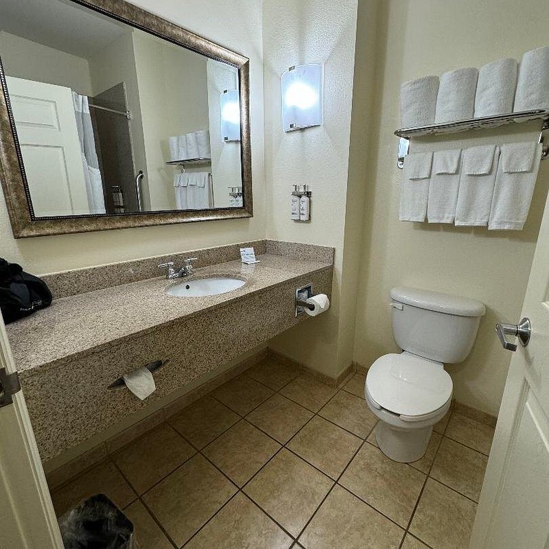 Sleep Inn Suites Defuniak Springs Crestview — Bathroom