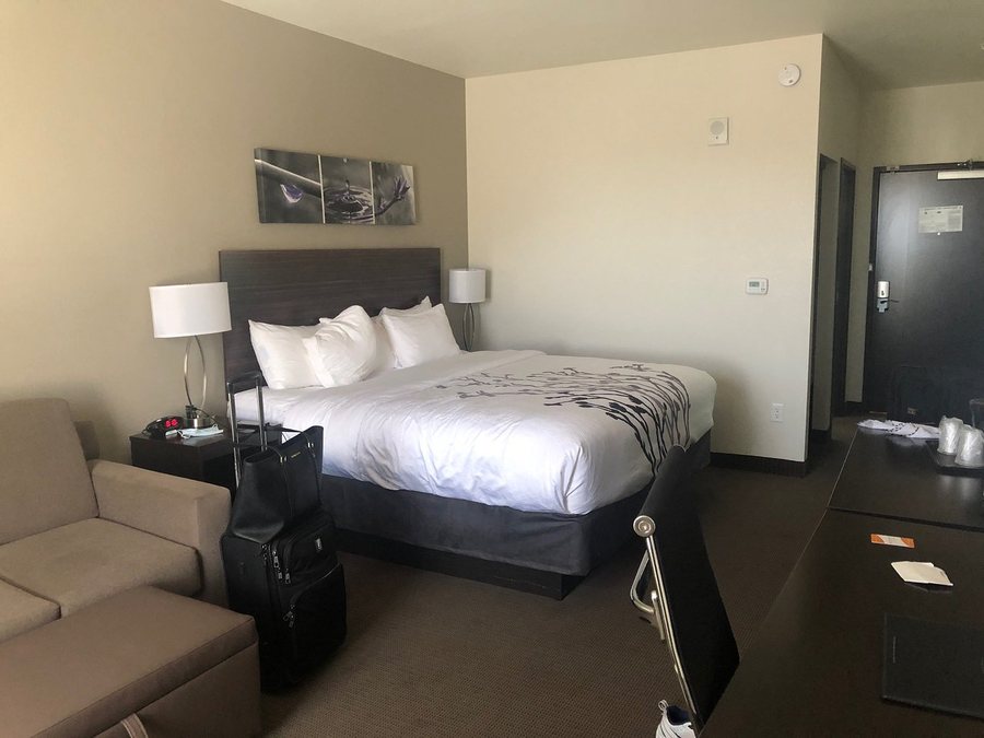 Sleep Inn Suites Dover University Area — Guest room