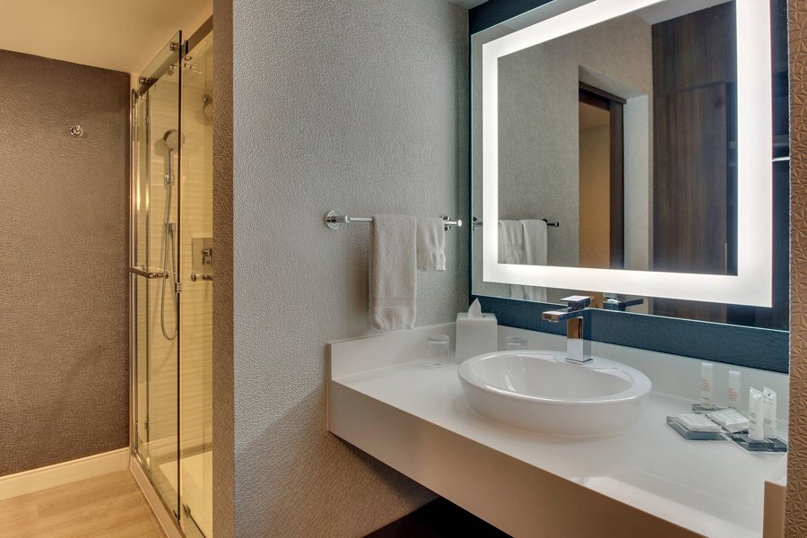 Sleep Inn Suites Huntsville Near U S Space Rocket Center — Bathroom