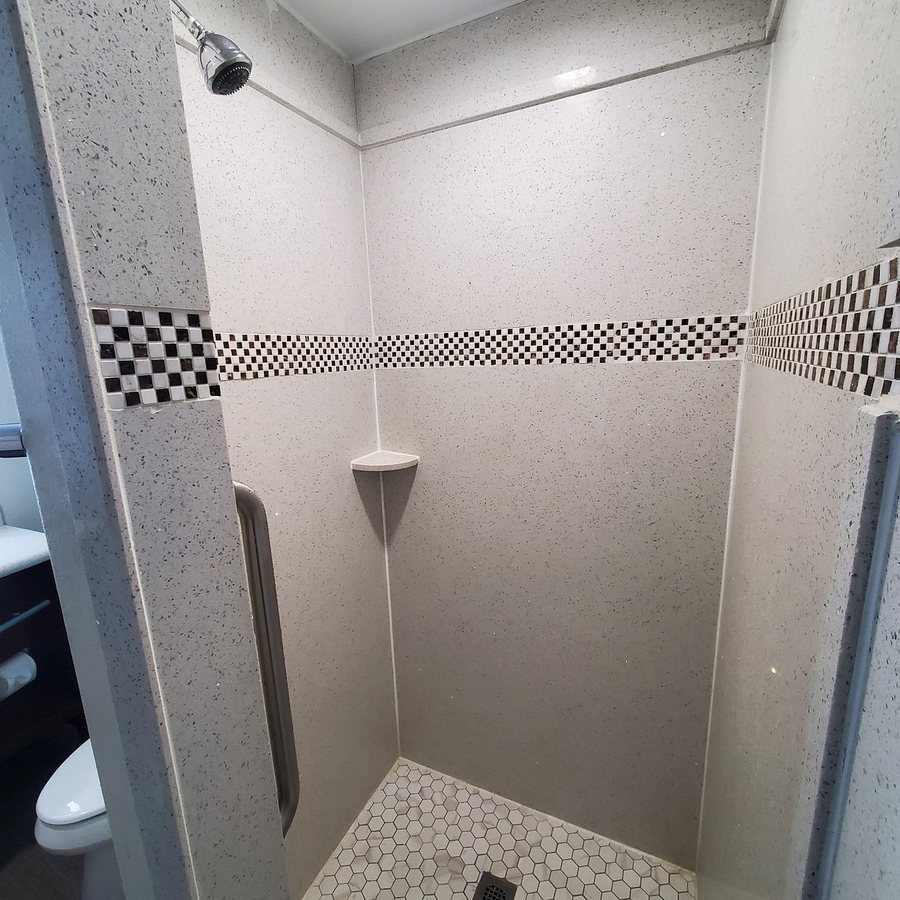 Sleep Inn Suites I 20 — Bathroom