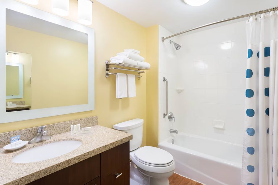 Sleep Inn Suites Medical Center — Bathroom