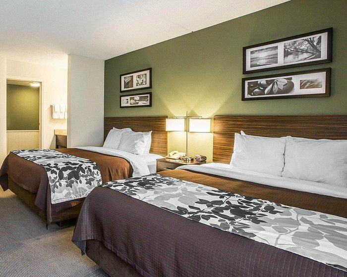 Sleep Inn Suites Queensbury Lake George — Guest room