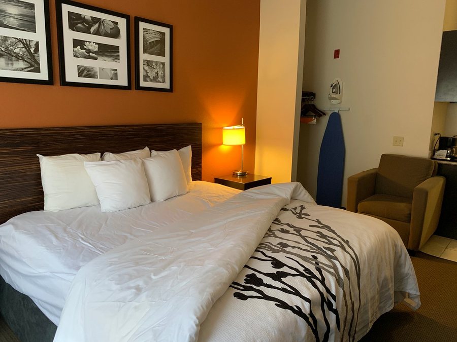 Sleep Inn Suites Stafford Sugarland — Guest room
