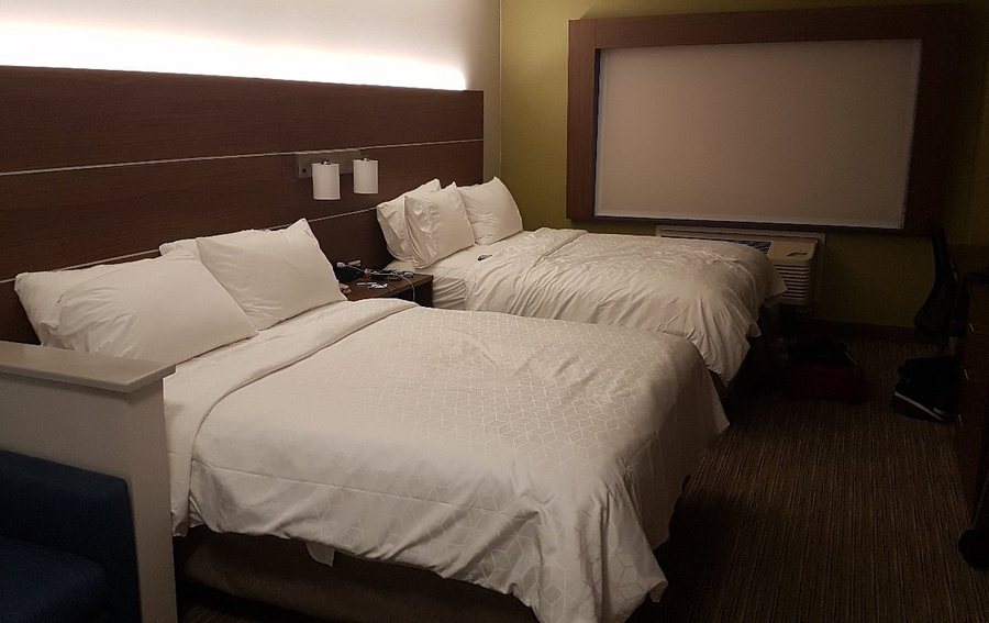 Sleep Inn Suites Tempe ASU Campus — Guest room
