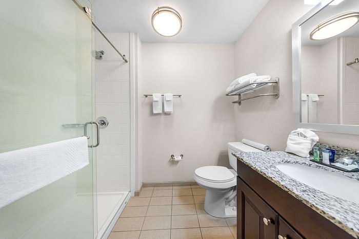 Sleep Inn Suites West Medical Center — Bathroom