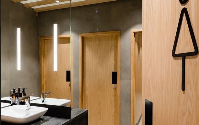 Sleepover Dubai International Airport D Gates Terminal 1 — Bathroom