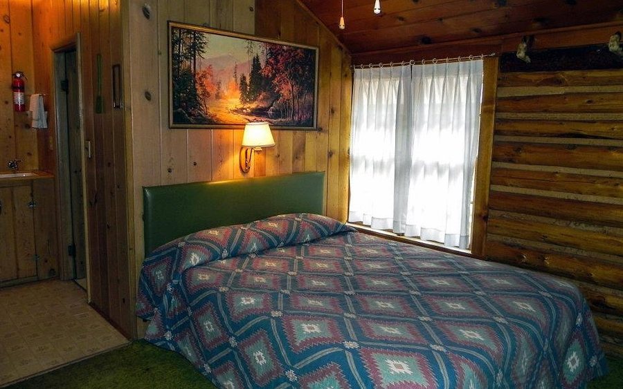 Sleepy Hollow Motel — Guest room
