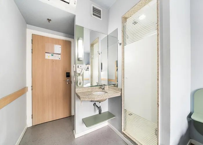 Slim Hotel Sao Paulo Frei Caneca — Bathroom