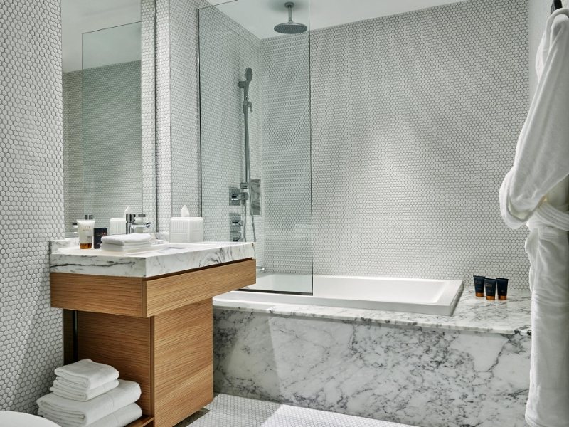SLS LUX Brickell Miami Florida — Bathroom
