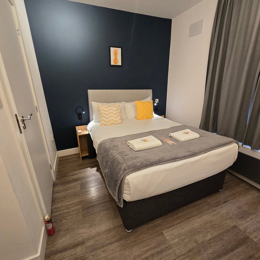 Smart Camden Inn — Guest room