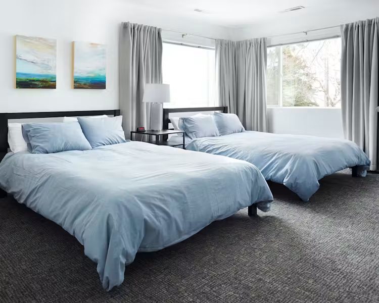 Snob Hollow Inn — Guest room