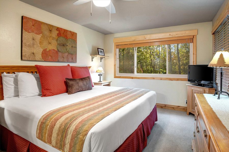 Snow Flower Condominiums — Guest room