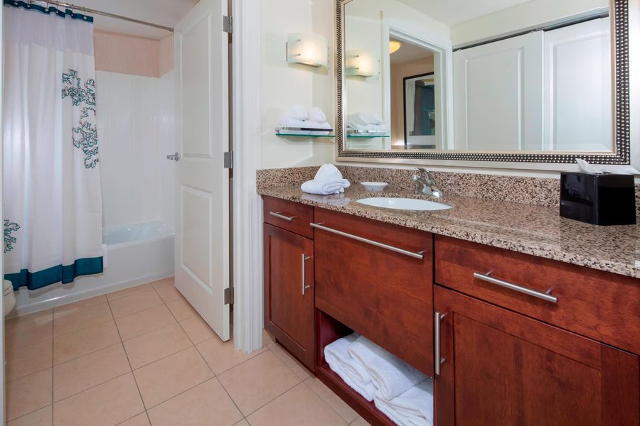 Snow Goose Inn — Bathroom