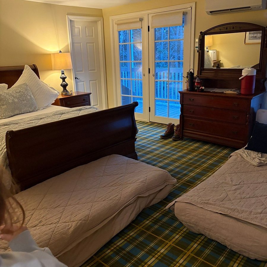 Snow Goose Inn — Guest room