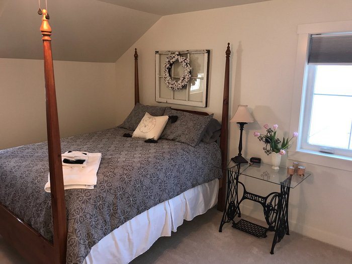 Snowgoose Pond B B — Guest room