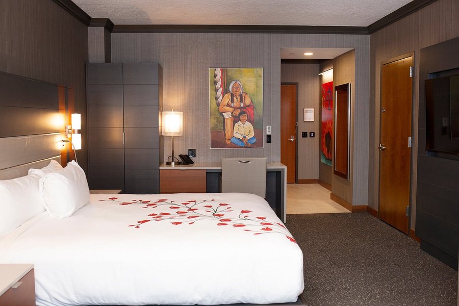 Soaring Eagle Waterpark and Hotel — Guest room