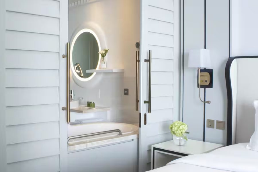 Sofitel Dubai Jumeirah Beach — Bathroom