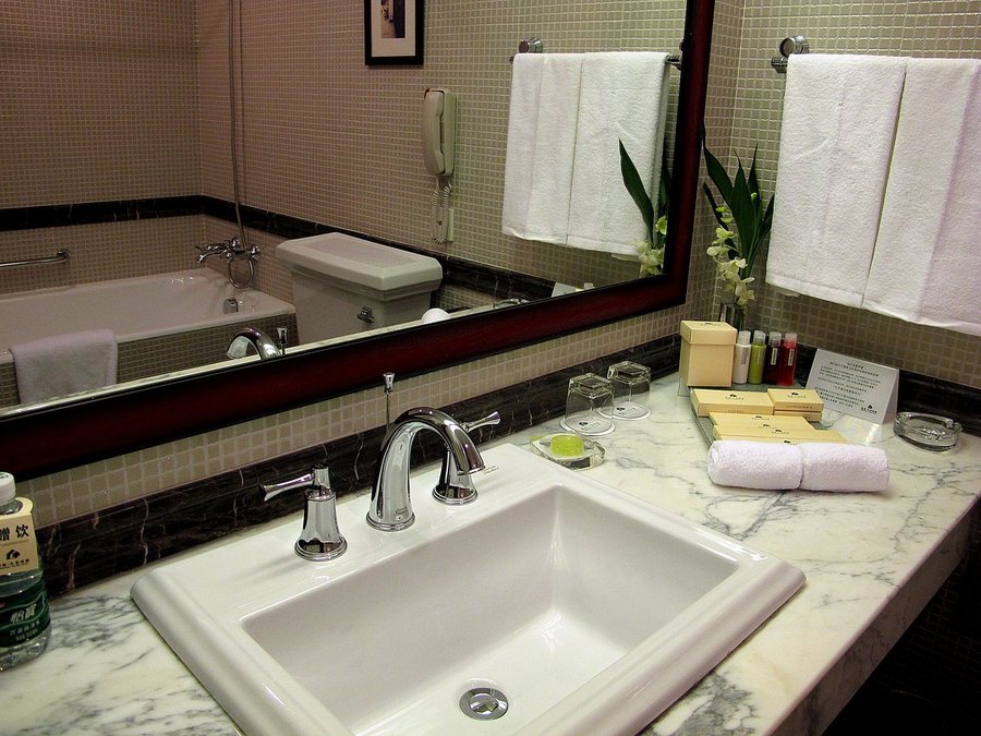 Sofitel Shanghai North Bund — Bathroom