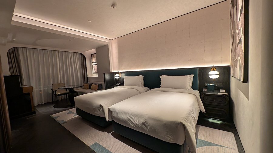 Sofitel Shanghai North Bund — Guest room