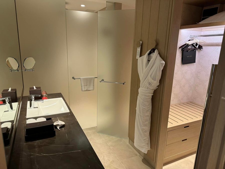 Sofitel Sydney Darling Harbour — Bathroom