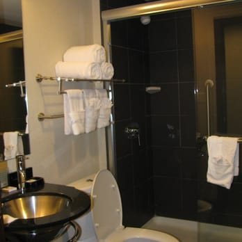 SoHo 54 Hotel — Bathroom