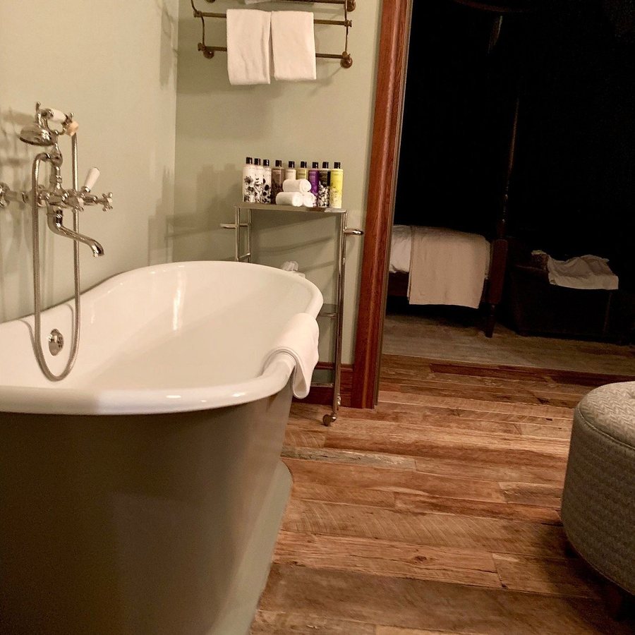 Soho House Chicago Chicago Illinois — Bathroom