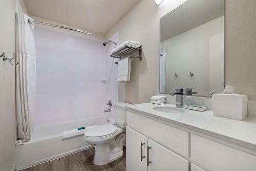 Soka Suites — Bathroom