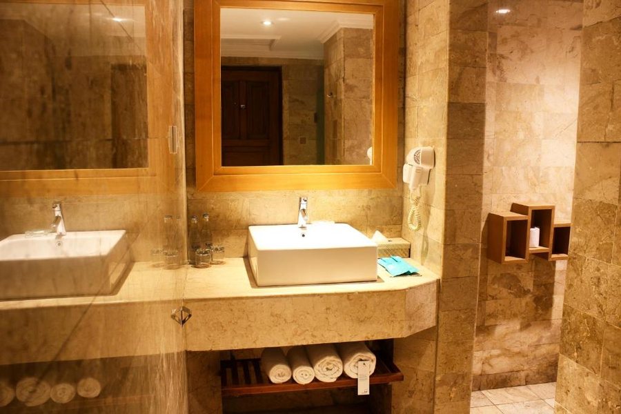 Sol Benoa Bali All Inclusive by Melia — Bathroom