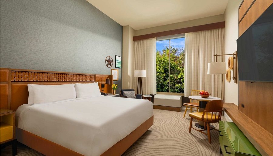 Sol Cypress San Antonio A Tribute Portfolio Hotel — Guest room