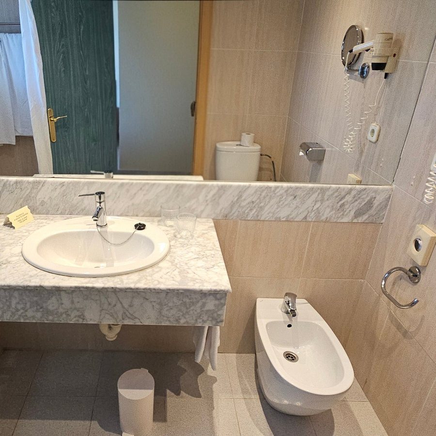 Sol Milanos Pinguinos — Bathroom