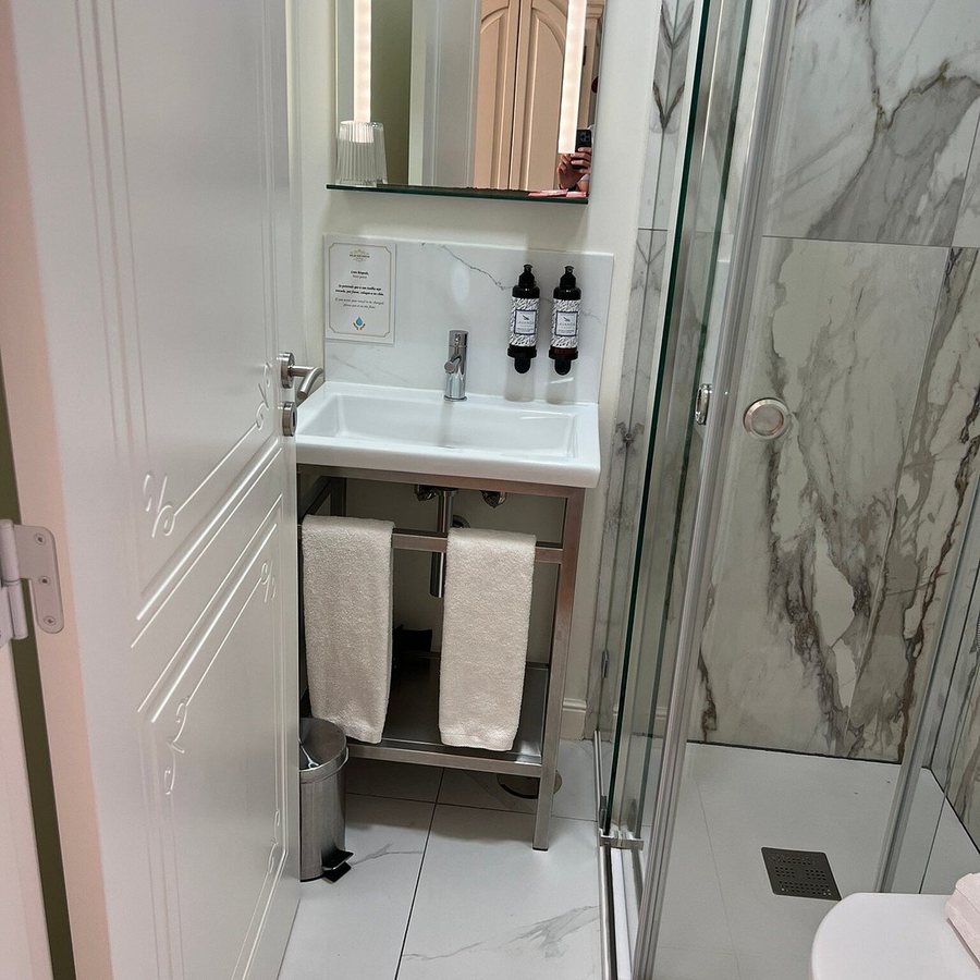 Solar dos Poetas — Bathroom