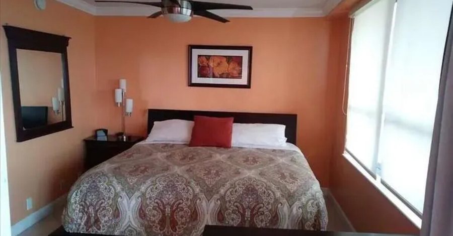 Soleil Apartments Miami Beach Florida — Guest room