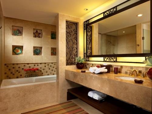 Solmar Resort — Bathroom