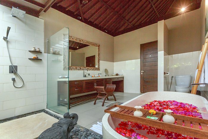 Solo Villas Retreat — Bathroom