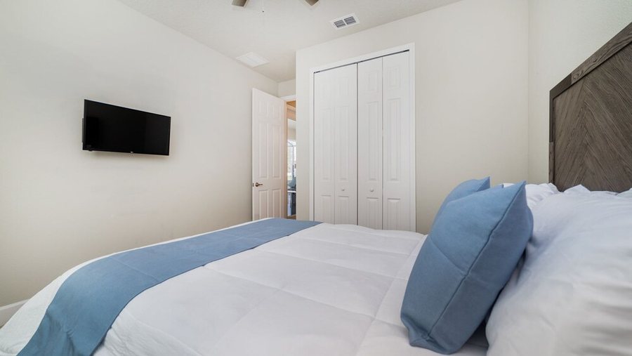 Solterra Resort Luxury Homes — Guest room