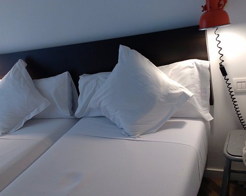 Som Nit Triomf Barcelona Catalonia — Guest room