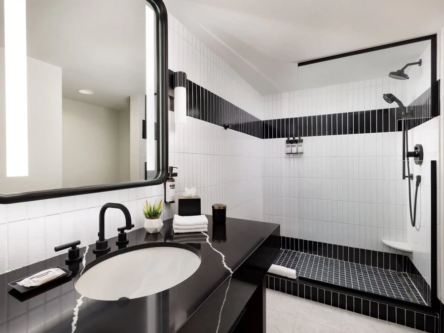 SoMa House — Bathroom