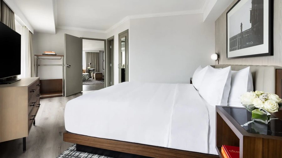 SOMA Park Inn Civic Center — Guest room