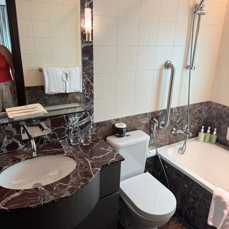 Somerset Bencoolen Singapore — Bathroom