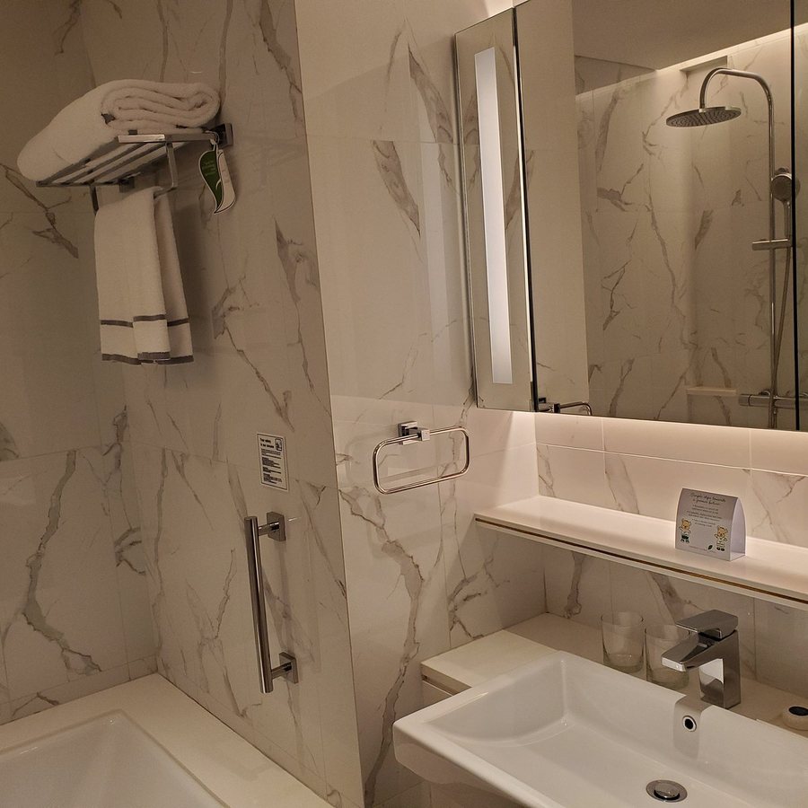 Somerset Maison Asoke Bangkok — Bathroom