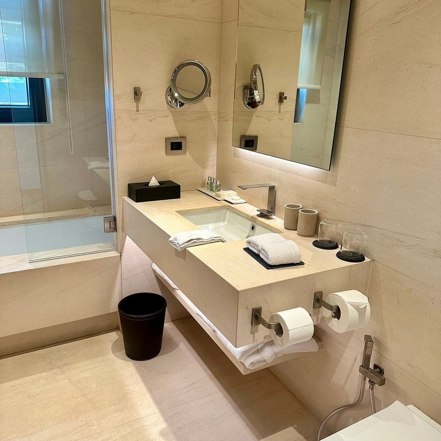 Somewhere Boutique Hotel Vouliagmeni — Bathroom