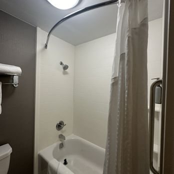 Sonesta Chicago O Hare Airport Rosemont — Bathroom