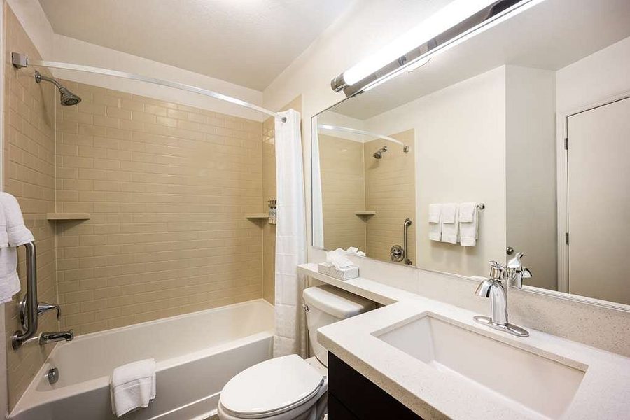 Sonesta Denver Downtown — Bathroom