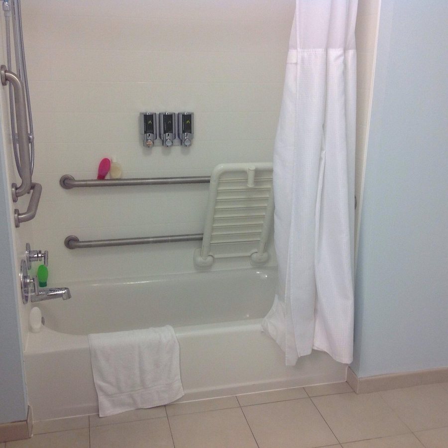 Sonesta ES Suites Auburn Hills Detroit Auburn Hills Michigan — Bathroom