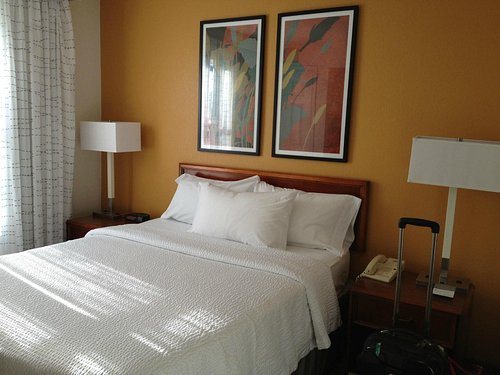 Sonesta ES Suites Chicago Waukegan Gurnee — Guest room