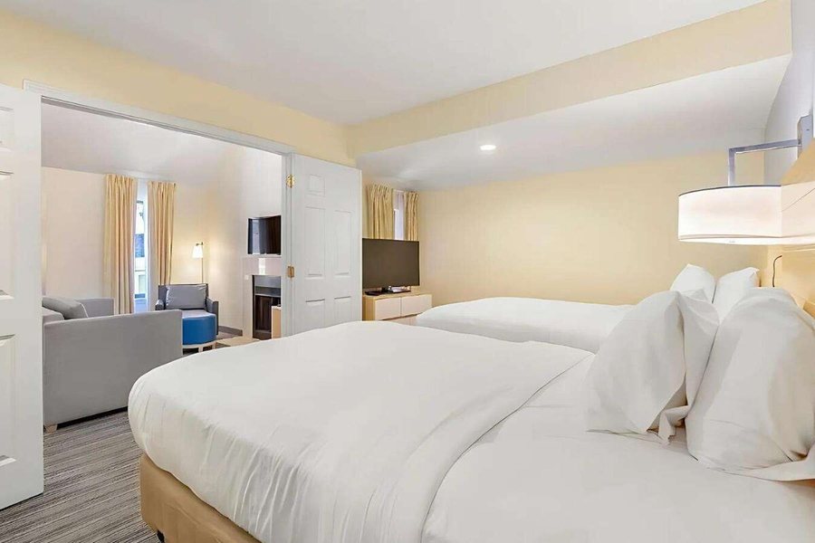 Sonesta ES Suites Cincinnati Blue Ash — Guest room