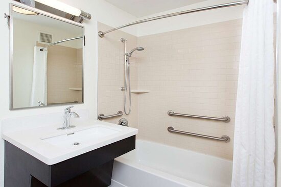 Sonesta ES Suites Dallas Las Colinas — Bathroom